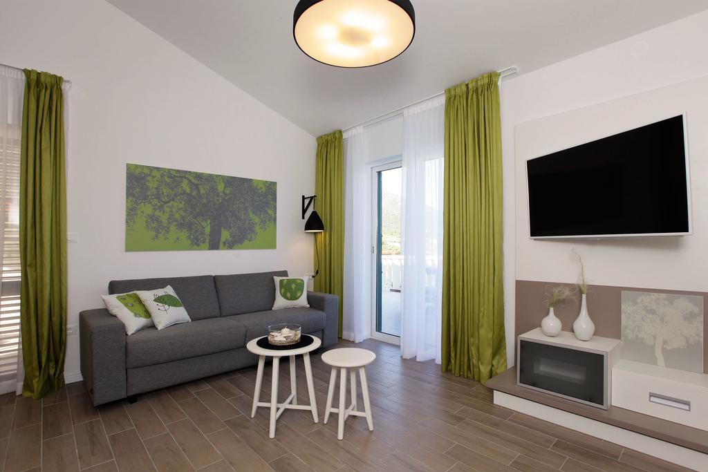 Holiday Homes Oliva Бол Стая снимка