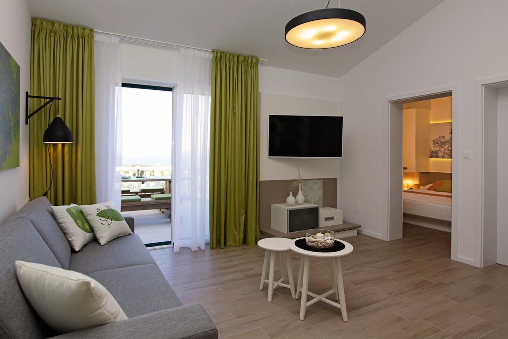 Holiday Homes Oliva Бол Стая снимка
