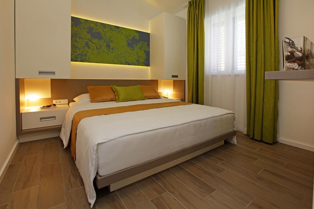 Holiday Homes Oliva Бол Стая снимка