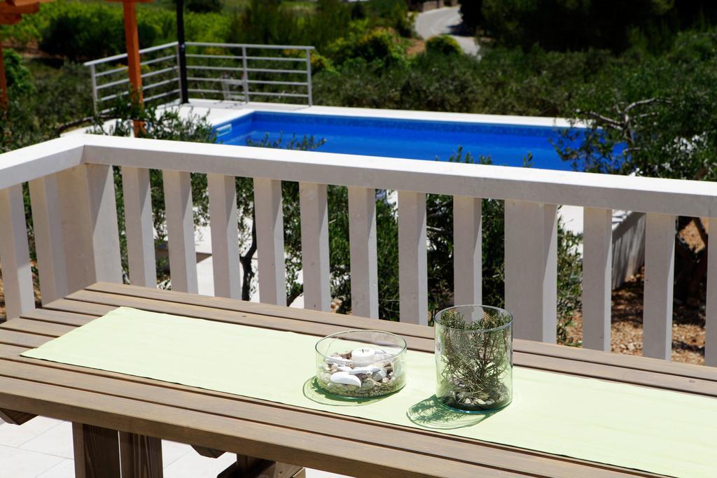 Holiday Homes Oliva Бол Стая снимка