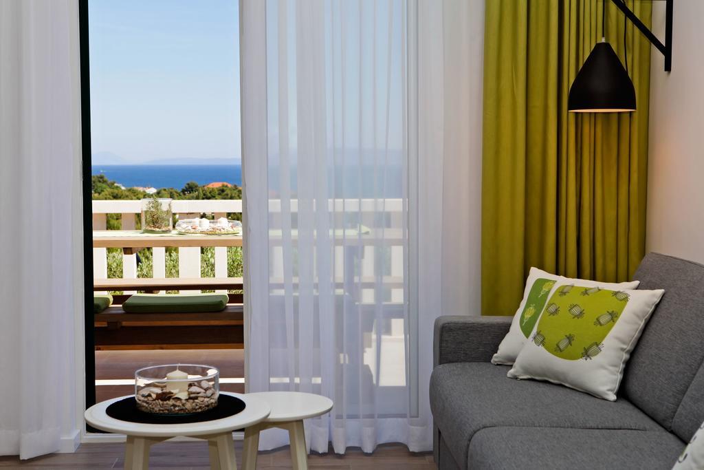 Holiday Homes Oliva Бол Стая снимка