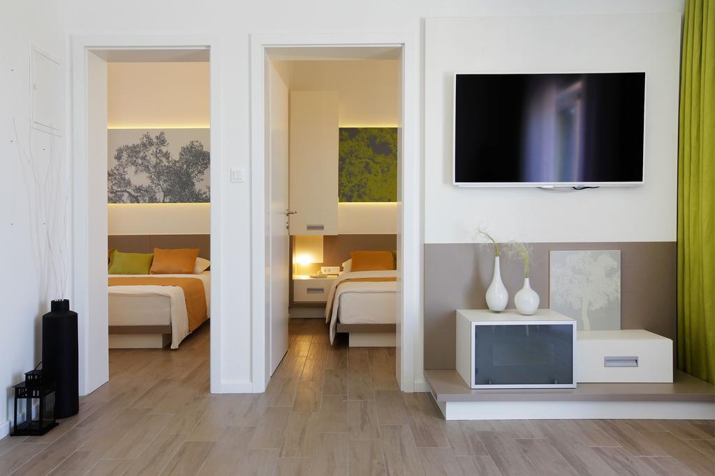Holiday Homes Oliva Бол Стая снимка