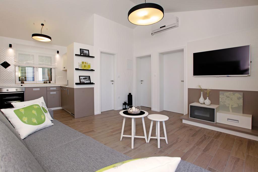 Holiday Homes Oliva Бол Стая снимка