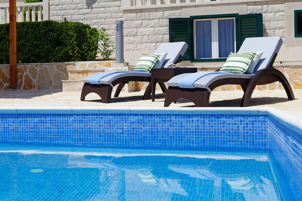 Holiday Homes Oliva Бол Стая снимка