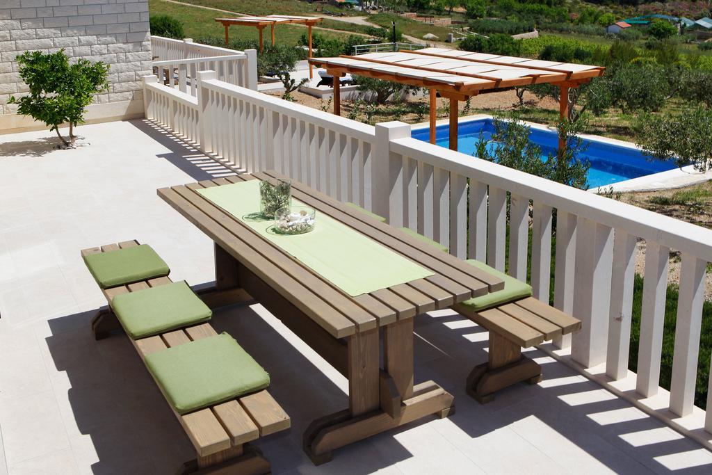Holiday Homes Oliva Бол Стая снимка